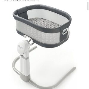 Graco bassinet never used